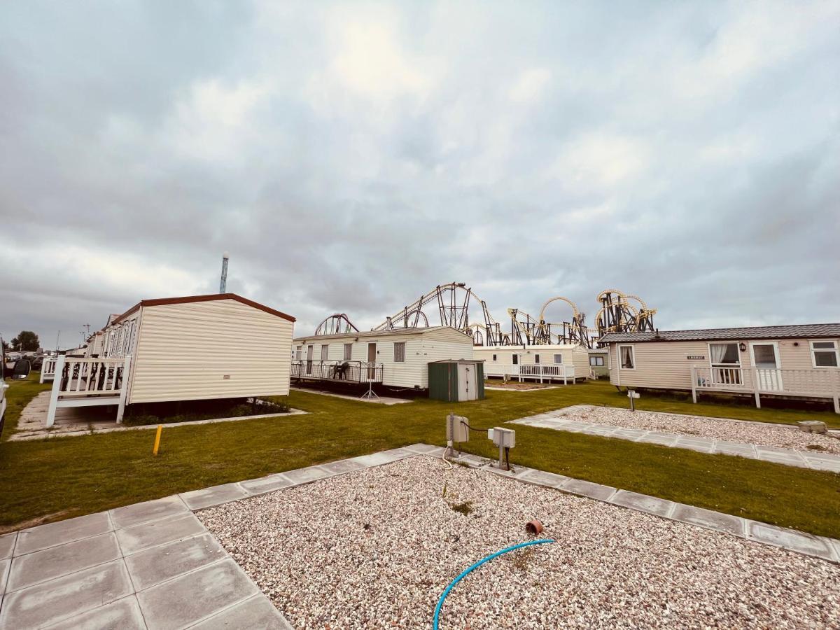 Fantasy Island Caravan Park: Seaside Getaway in Ingoldmells Hotel Exterior photo